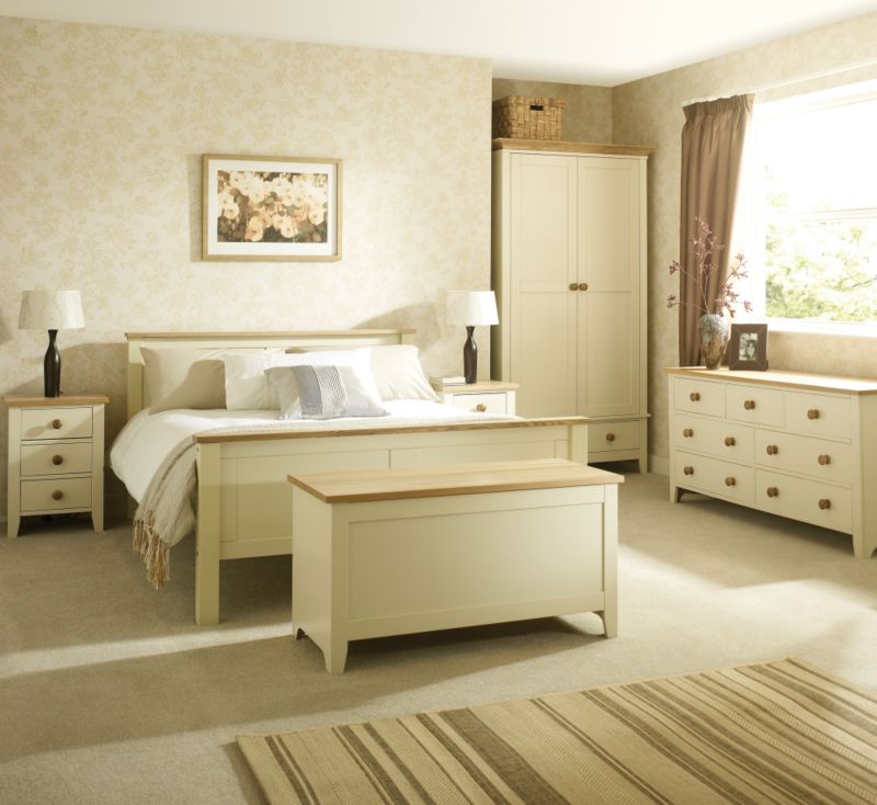 Alternative image for Winchester 3 Door 2 Drawer Wardrobe